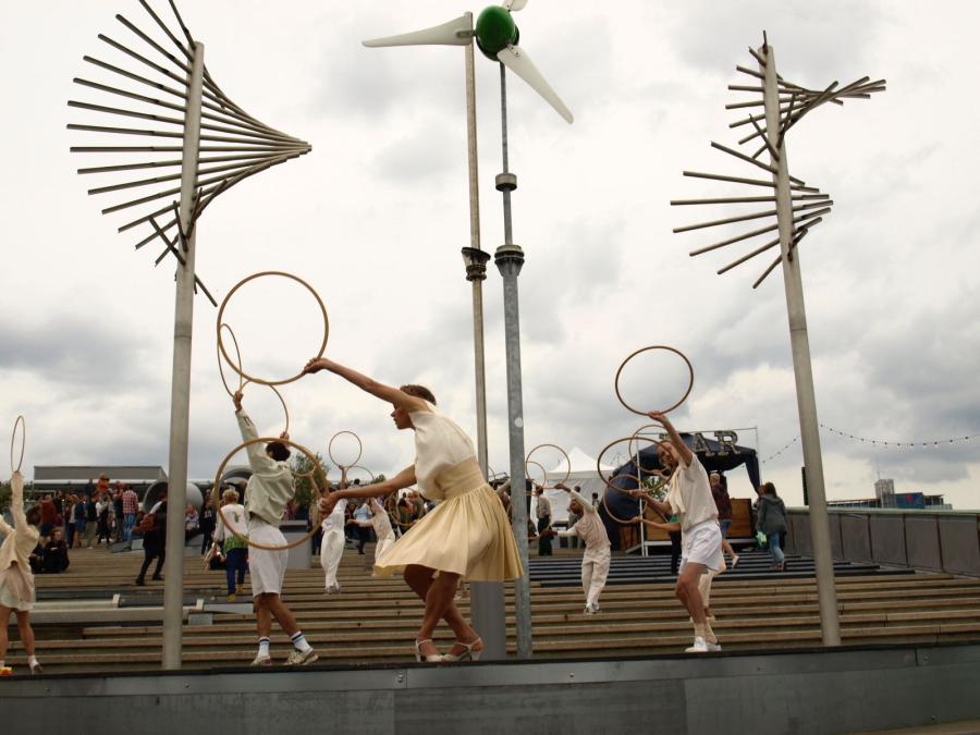 STILL LIFE IN THE CITY